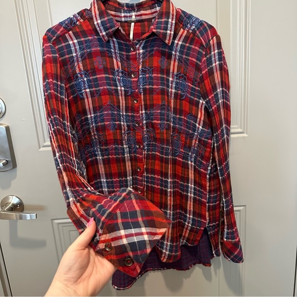 Free People Women’s Embroidered Flannel Size Small Red Blue - Picture 6 of 7